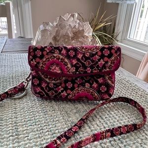Vera Bradley Raspberry Medallion Jen Zip ID Case